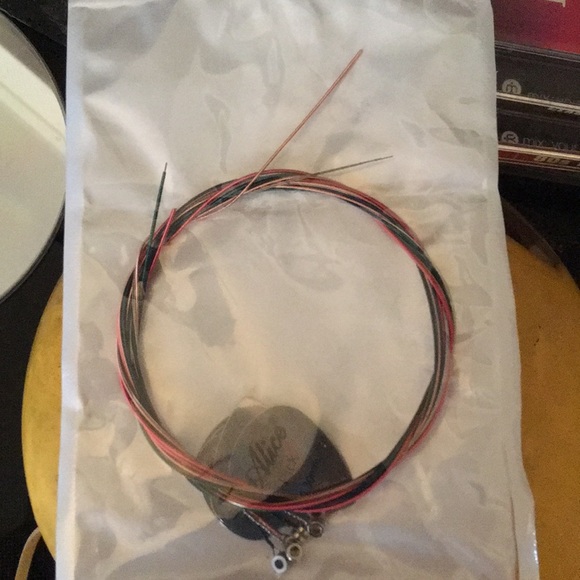 Guitar - Picture 7 of 7